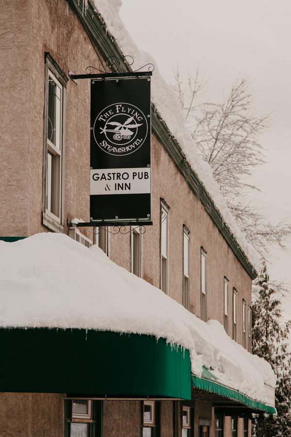 The Flying Steamshovel Inn Rossland Dış mekan fotoğraf